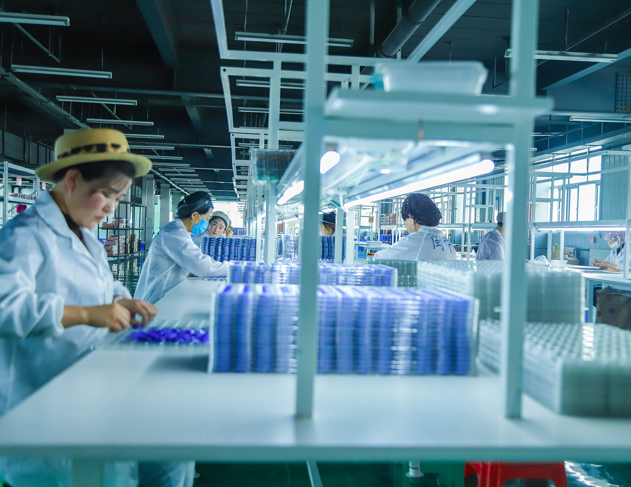 卡立方集團寧夏生產基地：NFC鑰匙扣領域的規?；c定制化標桿