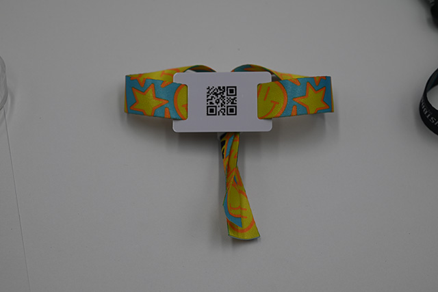 山陽縣地稅局發(fā)放了千張納稅服務(wù)聯(lián)系卡??方便了納稅人 山陽縣地稅局發(fā)放了千張納稅服務(wù)聯(lián)系卡??方便了納稅人