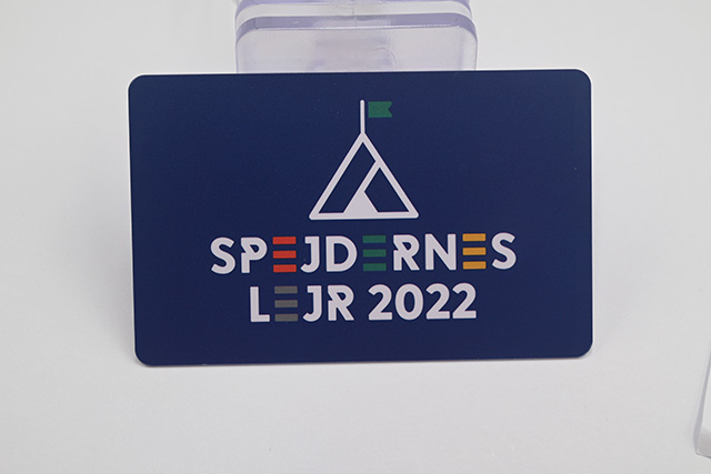 制作鑰匙扣卡時的過uv工藝是什么呢？有了之后，有什么效果呢？